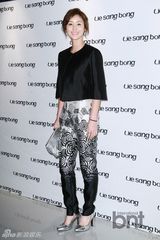 组图：SJ金希澈Clara等参加时装周时尚个性