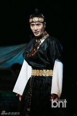 组图：韩星金多贤等出席音乐剧《拥月》记者会