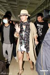 组图：憔悴张惠妹公开承认分手 避谈何守正劈腿