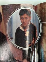 组图：港媒曝马德钟深夜醉酒与女性友人当街调情