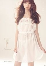 组图：小嶋阳菜性感写真显妩媚 展现玲珑曲线