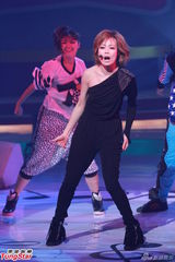 组图：容祖儿林峰领衔金曲榜 G.E.M上演黑丝诱惑