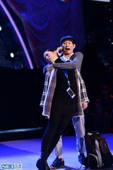 组图：冯小刚再“开炮” 暗讽李敏镐粉丝遭抗议