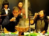高清组图：王家卫赵本山涮火锅 章子怡有专人拉车门