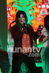 组图：谢娜新年录大咖秀  高原红造型再扮九妹