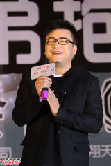 组图：庞龙现身包头为韩雷首演热身