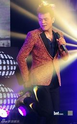 组图：朴振英G.NA等劲歌热舞展华丽舞台