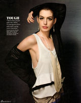 高清组图：安妮-海瑟薇写真 穿低胸礼服登封面