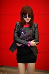 组图：徐子淳春季街拍 红黑色碰撞OL风