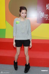 组图：张继聪行善不为荣誉 否认谢安琪贬低学历