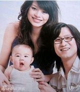 组图：曝汪峰旧爱名模照片 曾为其生育一女