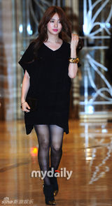 组图：尹恩惠崔智友千正明等出席某品牌店开业仪式