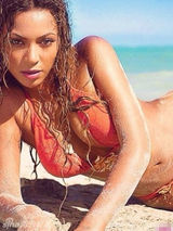 组图：碧昂斯分享性感旧照 大秀八字奶美背翘臀