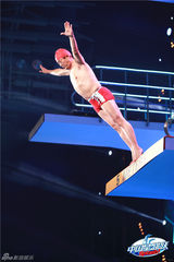 组图：《中国星跳跃》首期 牛群首跳失误晕厥