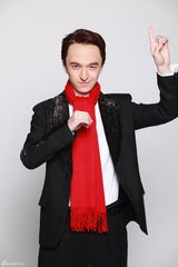 组图：李维嘉谢娜扮神雕侠侣 戴军扮金轮法王