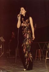 组图：邓丽君气质写真 娇俏少女蜕变巨星