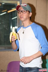 组图：陶喆为高雄跨年演唱会彩排