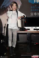 组图：张悬淡定谈“举旗”事件 不排斥重回北京