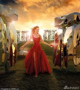 组图：乌玛-瑟曼东方魅力大片 红裙喜庆秀美腿