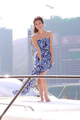 高清图：谢婷婷清凉亮相宣传豪华游艇