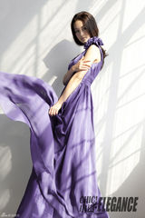 组图：李沁最新写真曝造型百变妆容优雅