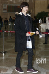 组图：韩团4minute等飞赴日本出演家族演唱会