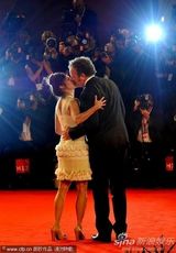 组图：《杀戮》威尼斯首映 温丝莱特雍容大气