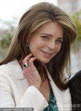 幻灯图集：梅格-瑞恩和约旦皇后组“女子军团”亮相