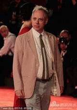 组图：《黑马》首映 布莱尔带初生儿子走红毯