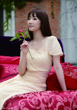 组图：启星玩转时尚大片 演绎清新纯净之美