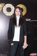 组图：Amanda S.出席派对自曝结婚十年计划生子