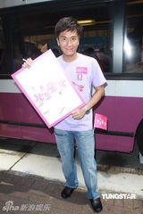 组图：《紫禁惊雷》香港宣传 马浚伟短裤出巡