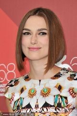 组图：《危险方法》记者会 奈特莉花裙黑超抢眼