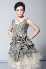 幻灯组图：红歌会老外选手“唐伯虎”私密照曝光