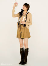 组图：日本模特宫田聪子示范89款秋季服饰搭配