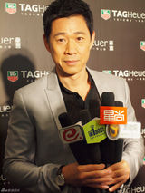 高清图：张丰毅现身名品派对 时光历练展深沉内敛