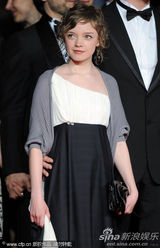 幻灯图集：《我的欢乐》戛纳首映 世界小姐抢镜