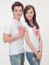 组图：邱泽唐嫣不避绯闻拍情侣大片