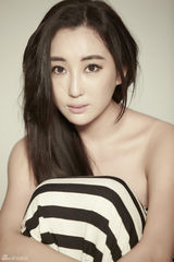 组图：梨花女复古写真 杜晓婷告别坏人展现柔美