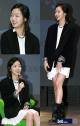 组图：朴海日金高恩等出席影片《银娇》发布会