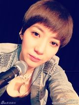 组图：齐秦小24岁娇妻曝光 2岁女儿粉嫩可爱