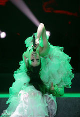 高清组图：芙蓉姐姐个唱 狂跳肚皮舞多个造型亮眼