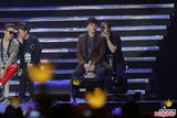 组图：Bigbang成员亮相香港 周秀娜到场看偶像