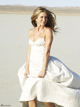 高清组图：詹妮弗-安妮斯顿真空装沙漠拍写真