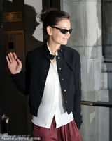 组图：阿汤哥牵妻抱女其乐融融 苏瑞甩发迷倒老汤