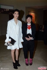 组图：杨采妮大婚 梁咏琪李心洁携夫出席