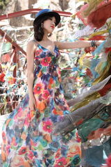 组图：歌手钟心赴藏拍摄大片 长裙拖曳尽显美艳