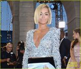 组图：MTV红毯女星水果姐秀牙套ladygaga扮人鱼