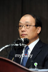 组图：韩国科学搜查院公布张紫妍信件笔迹鉴定结果