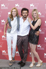 高清图：《一个女人》发布 导演吉亚塔携老公秀恩爱